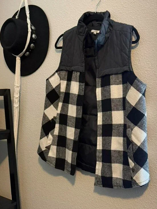 Maurices black and white plaid vest - Picture 1 of 3